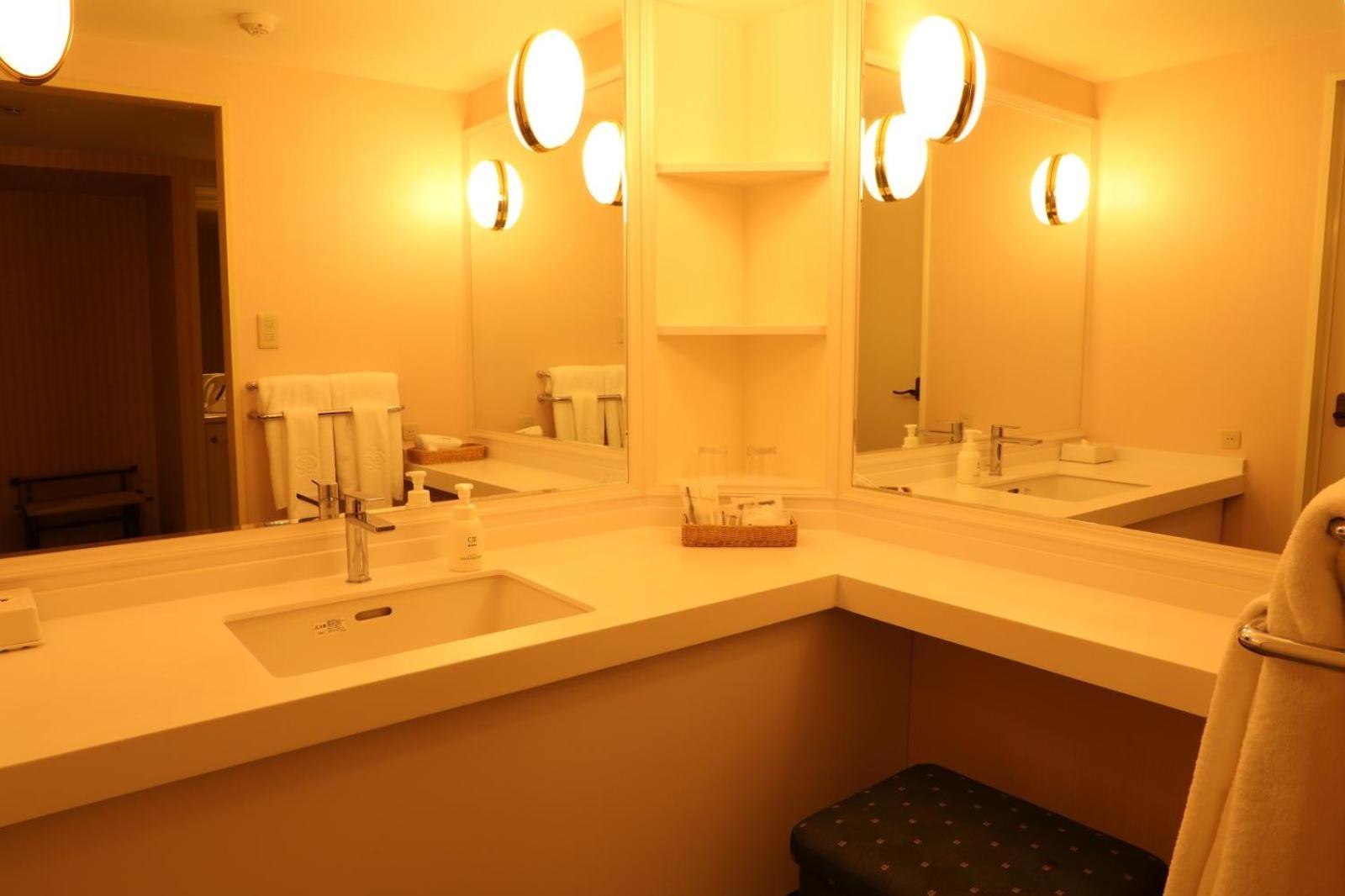 Associa Takayama -with Natural Hot Springs- 5*